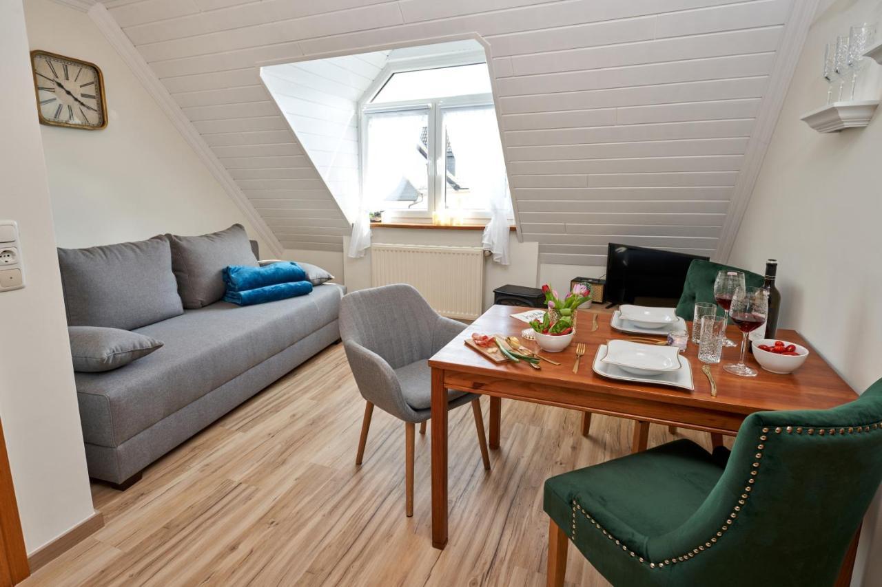 Ferienwohnungen Eifelstuben Mit Charme - Am See, Nahe Burg ウルメン エクステリア 写真