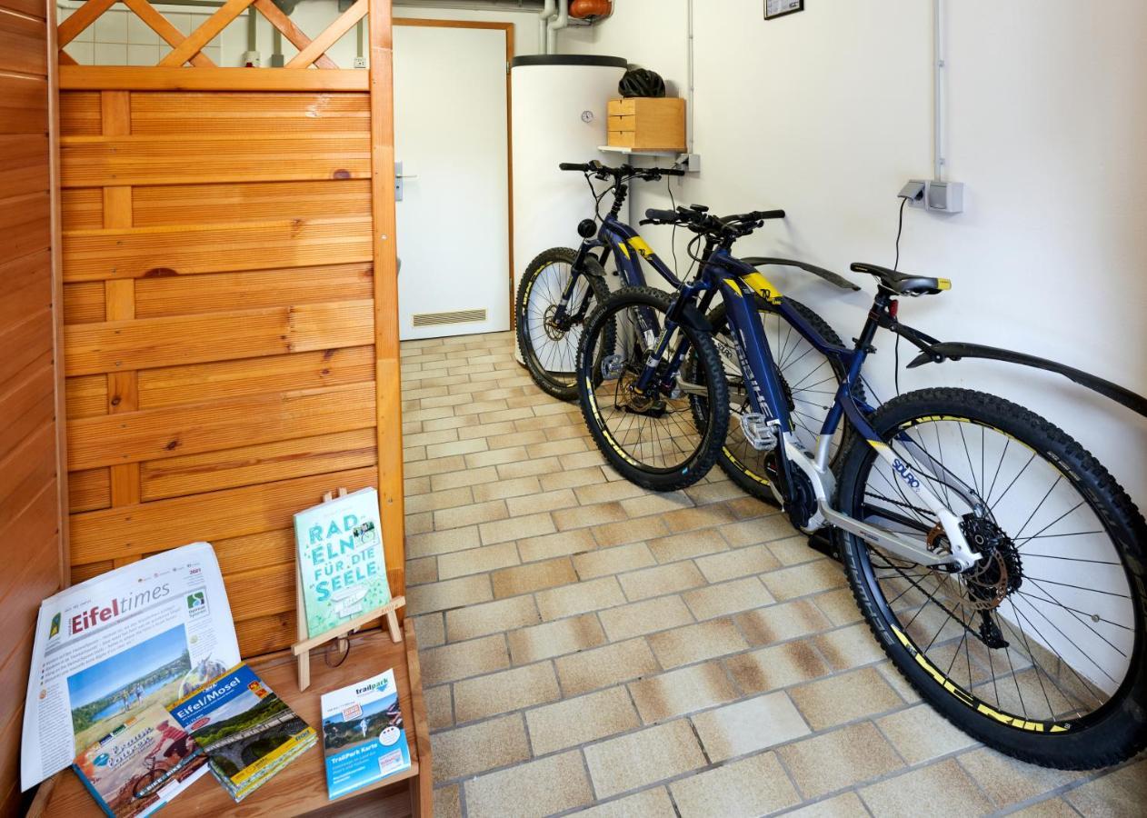 Ferienwohnungen Eifelstuben Mit Charme - Am See, Nahe Burg ウルメン エクステリア 写真