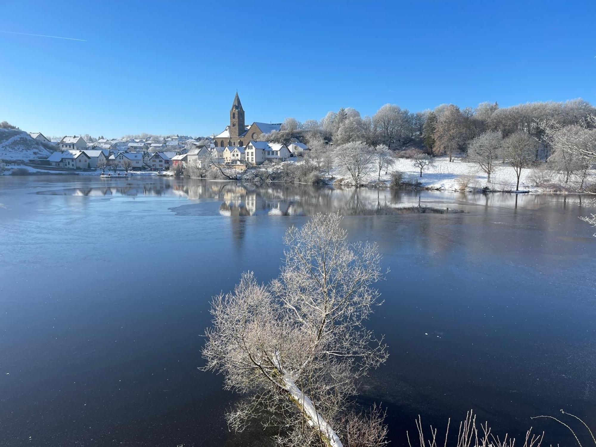 Ferienwohnungen Eifelstuben Mit Charme - Am See, Nahe Burg ウルメン エクステリア 写真